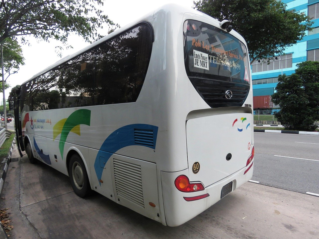 bus 2460482 1280