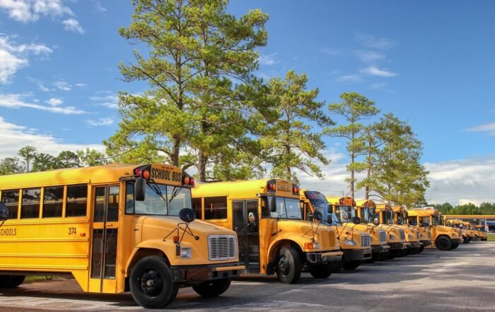 school buses 7253082 1280